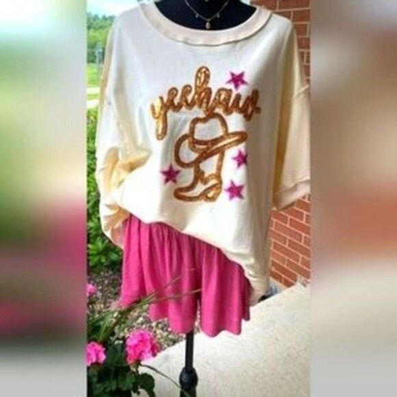 Fantastic Fawn  Yeehaw Cowboy Hat Oversized Top Cream Large Short Sleeve Y2K - Picture 1 of 8